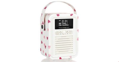 VQ Retro Mini Emma Bridgewater Pink Hearts -Stylish DAB/DAB+/FM Radio and Bluetooth Speaker VQ Retro Mini Emma Bridgewater Pink Hearts -Stylish DAB/DAB+/FM Radio and Bluetooth Speaker